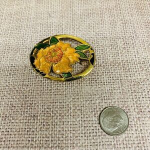 VTG Gold Yellow Enameled Flower Brooch‎